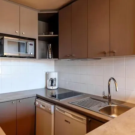 Adagio Xv Paris